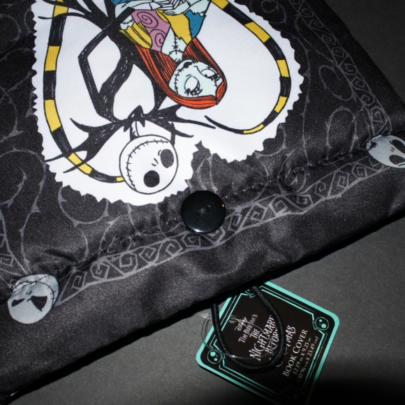 The Nightmare Before Christmas Book Cover - Picture 5 of 5